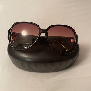 EUC.  Authentic. Comes with case and cleaning cloth.